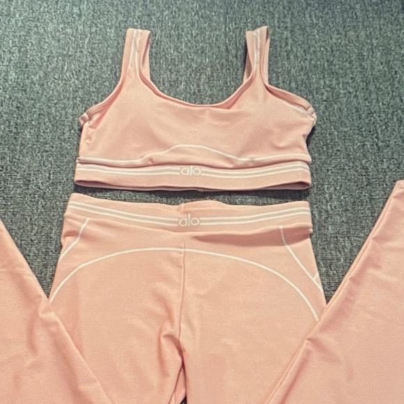 ALO Yoga Blush Activewear Set - Picture 5 of 5